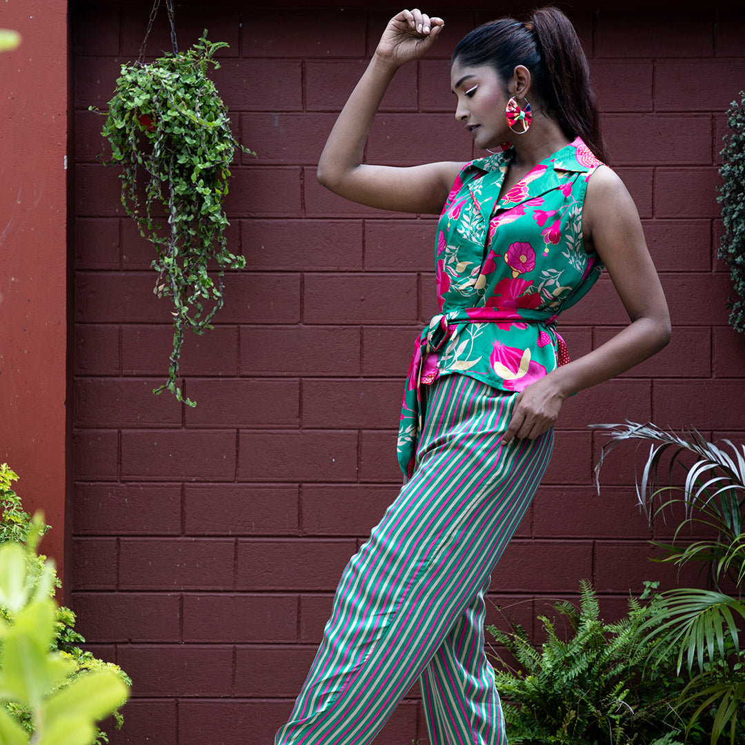 Green sleeveless collar shirt with pant