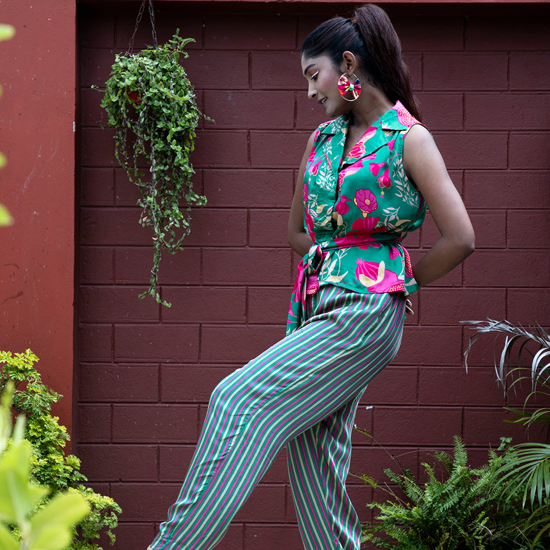 Green sleeveless collar shirt with pant