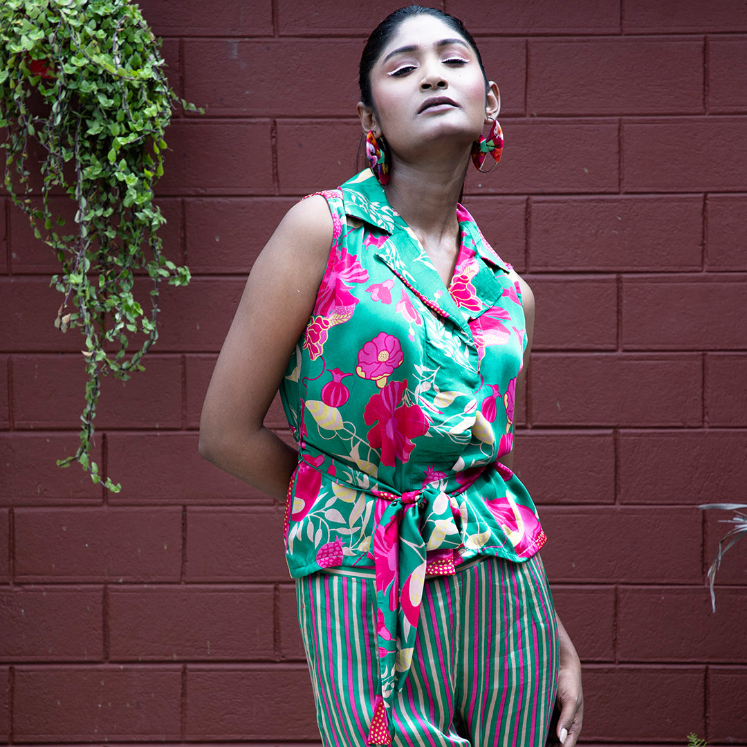 Green sleeveless collar shirt with pant