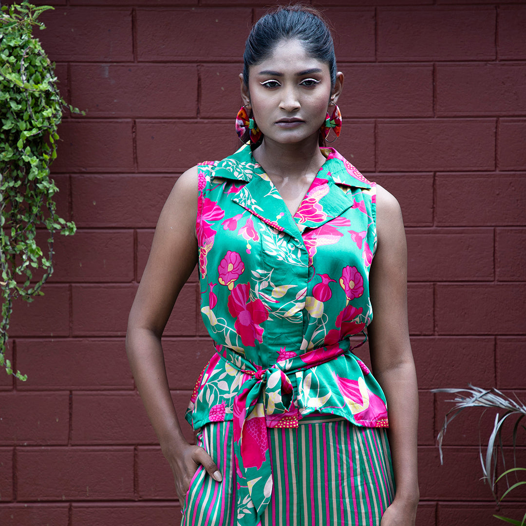 Green sleeveless collar shirt with pant