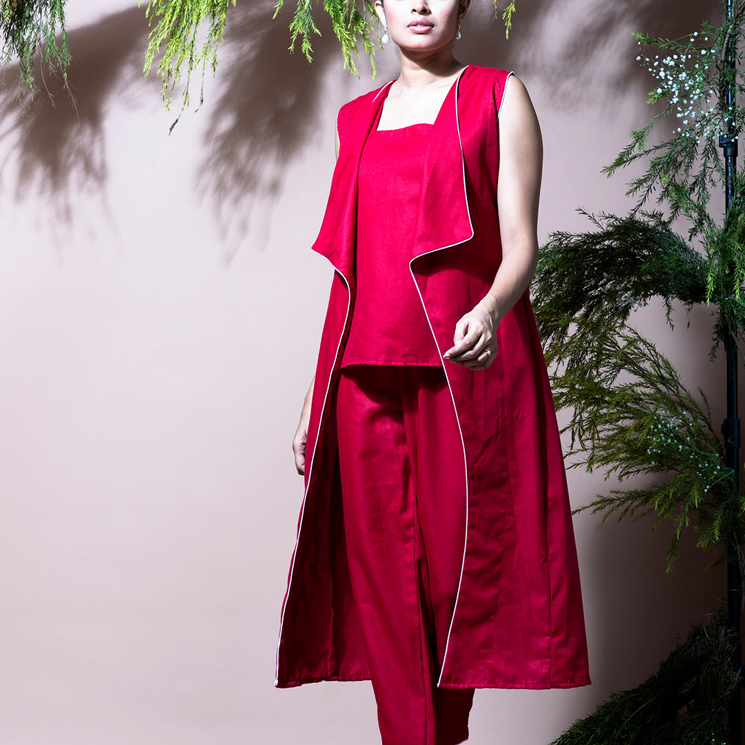 Red sleeveless coordset with jacket