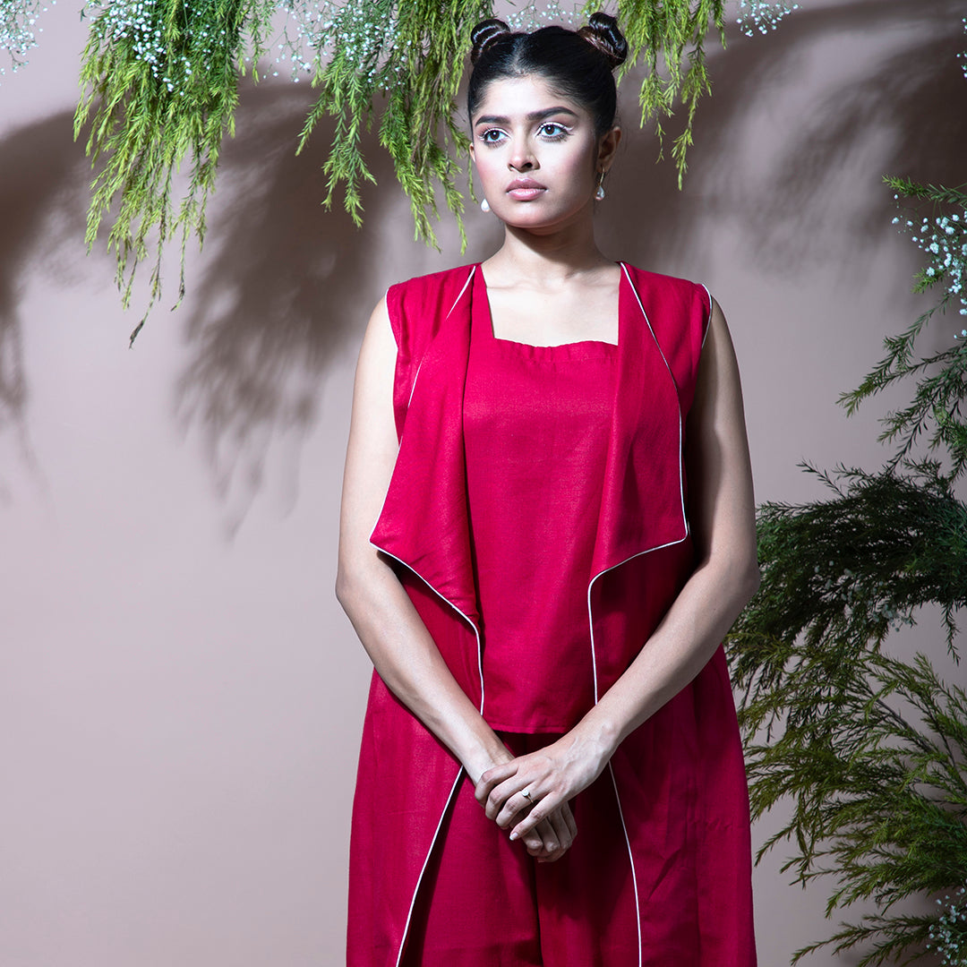 Red sleeveless coordset with jacket